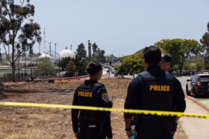 Shooting at a large mosque in the city of Diego, California, USA, 5 people including the attackers were killed, Trump regrets
