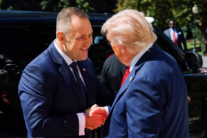 Trump congratulates newly elected Polish President Karol Nawroz